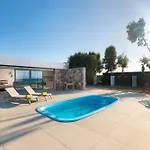 Kyra Beachfront House In Rhodes וילה