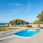 Kyra Beachfront House In Rhodes וילה