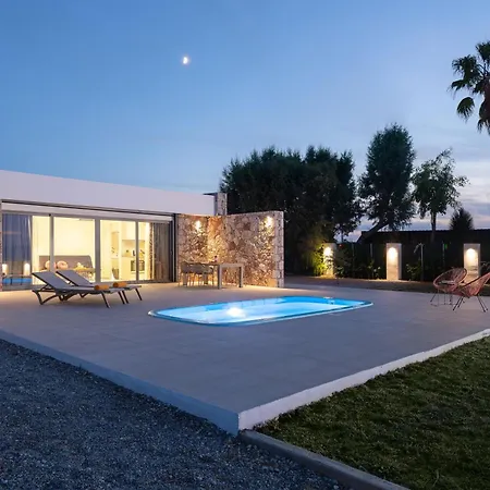 فيلة Kyra Beachfront House In Rhodes *