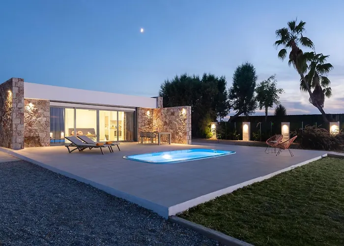 Willa Kyra Beachfront House In Rhodes *
