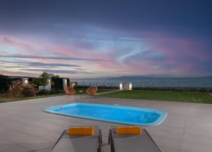 Willa Kyra Beachfront House In Rhodes