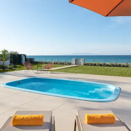 Kyra Beachfront House In Rhodes *